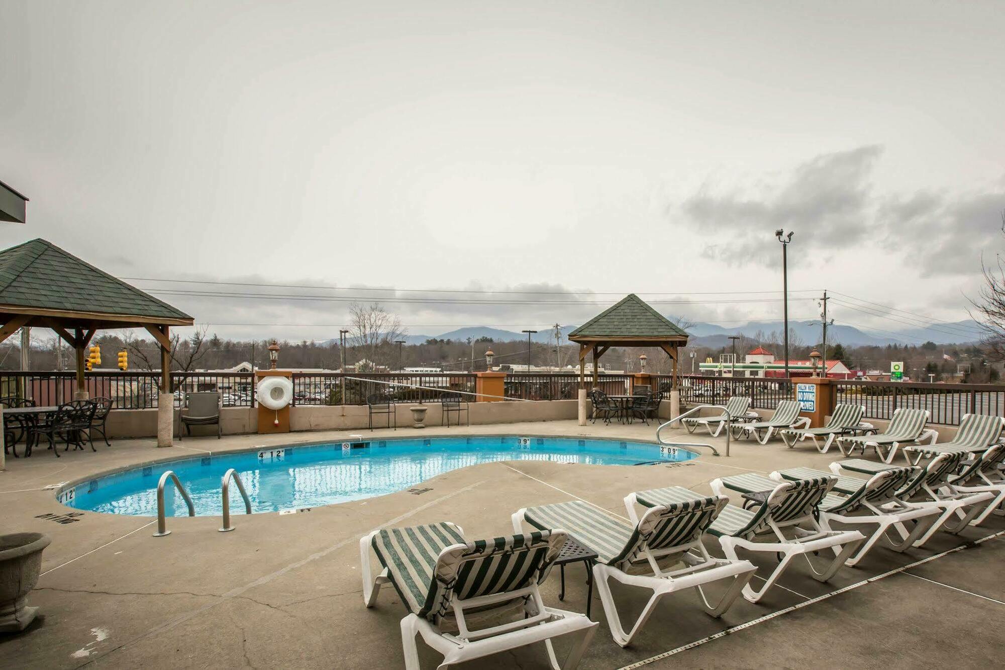 Quality Inn Black Mountain Exterior photo